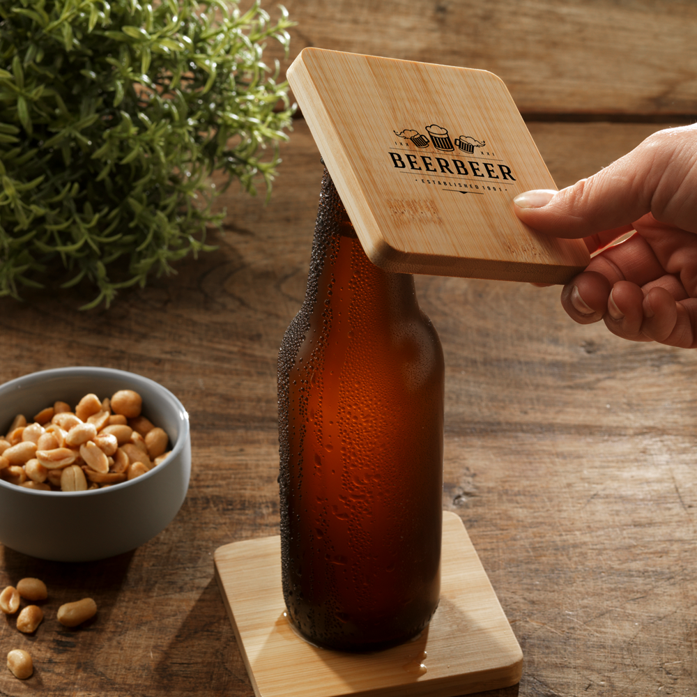 Dessous de verre en bambou avec décapsuleur – Image 5