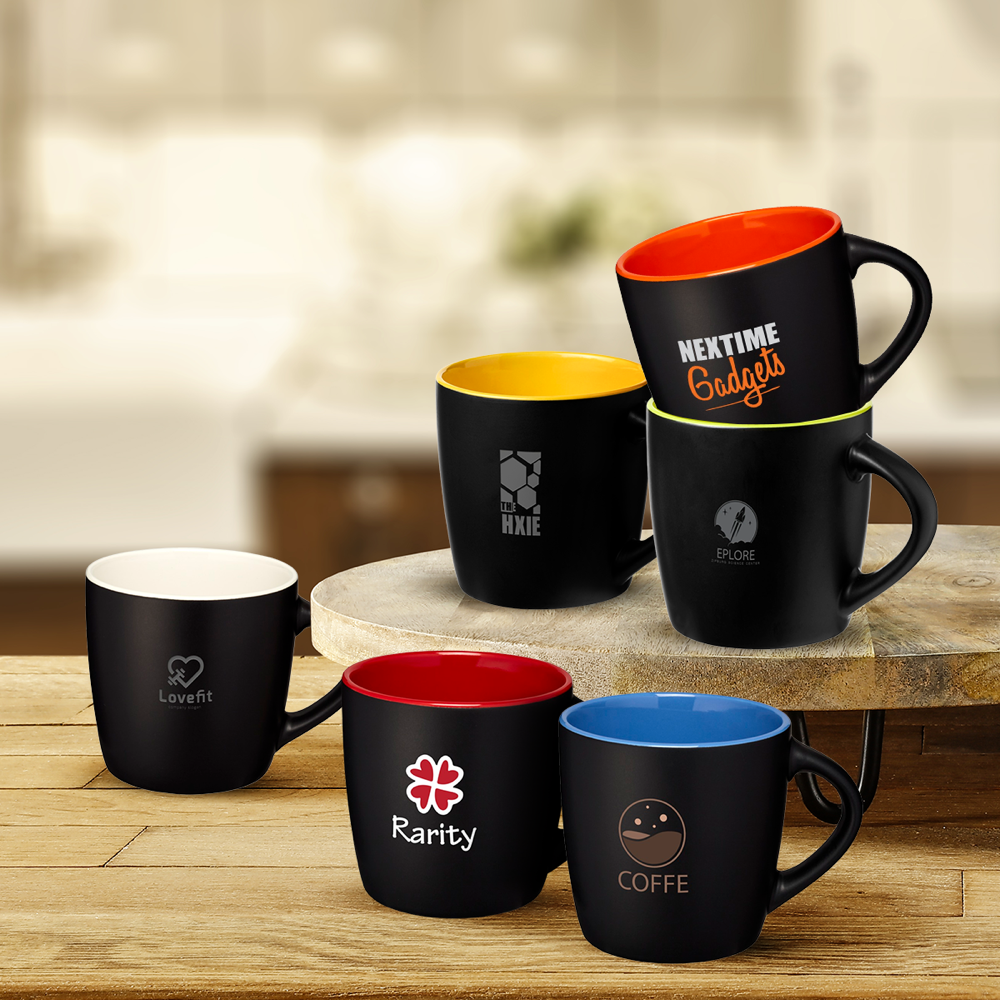 Mug en céramique noir mat avec intérieur coloré – Image 6