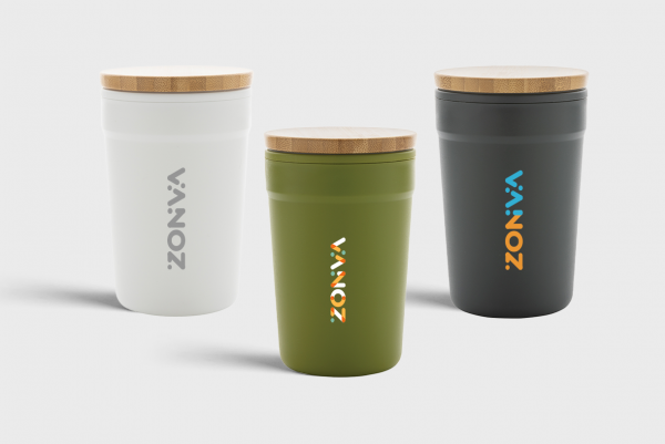 Mug en PP recyclé GRS avec couvercle en bambou